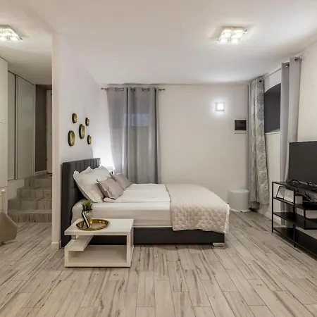 Old Town 7 Apartment